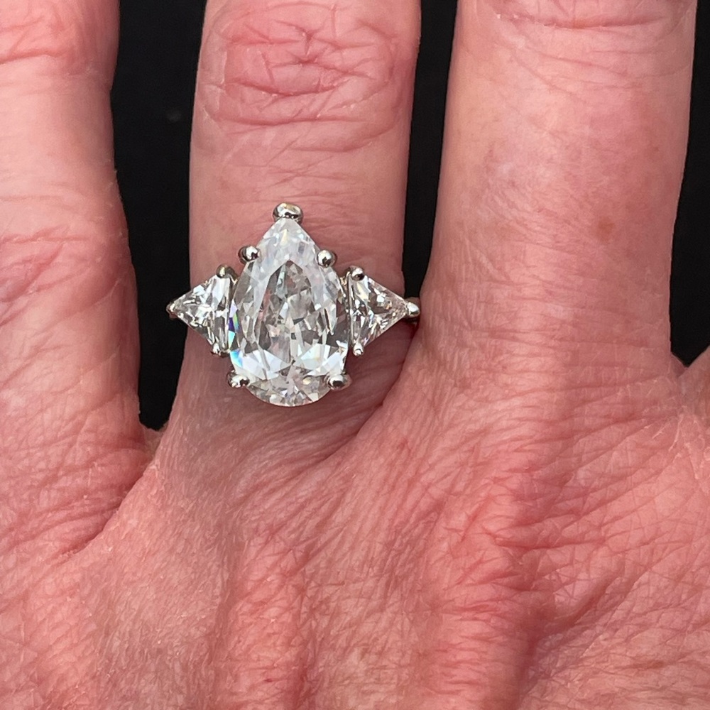Suzanne Somers Sterling Clear Pear CZ Ring Flanked by 2 Trillion CZs Size 6